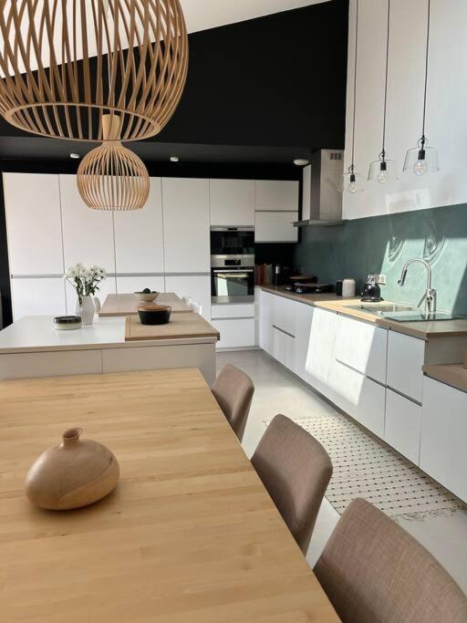 Belle Maison Contemporaine Ampus エクステリア 写真