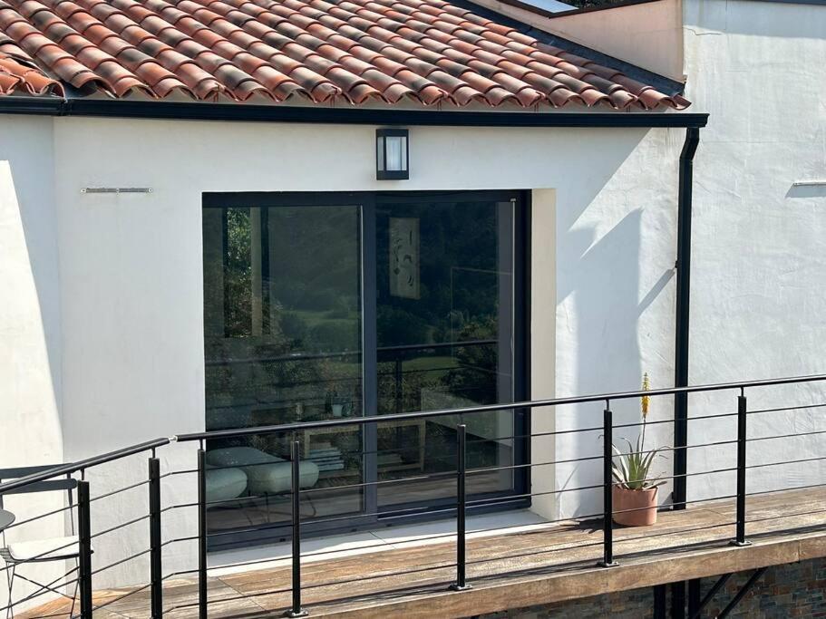 Belle Maison Contemporaine Ampus エクステリア 写真