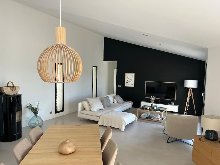 Belle Maison Contemporaine Ampus エクステリア 写真